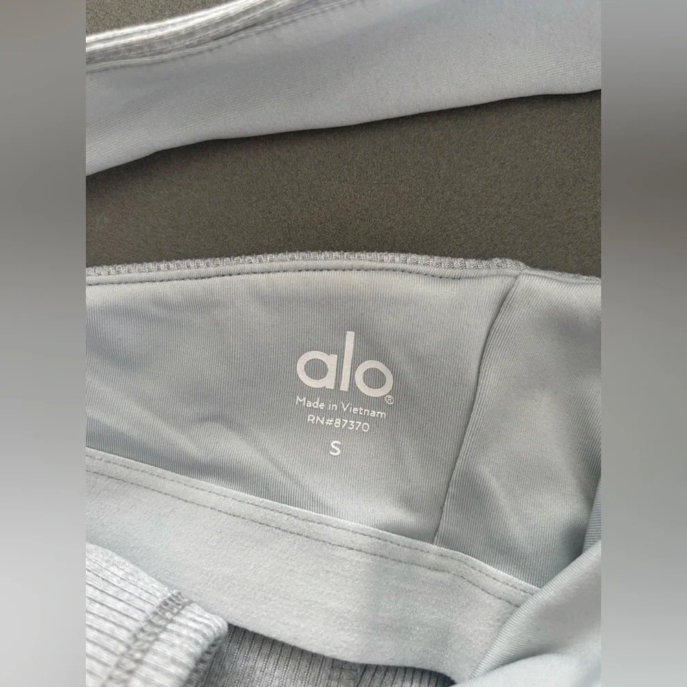 Alo Light Gray Activewear Top Small